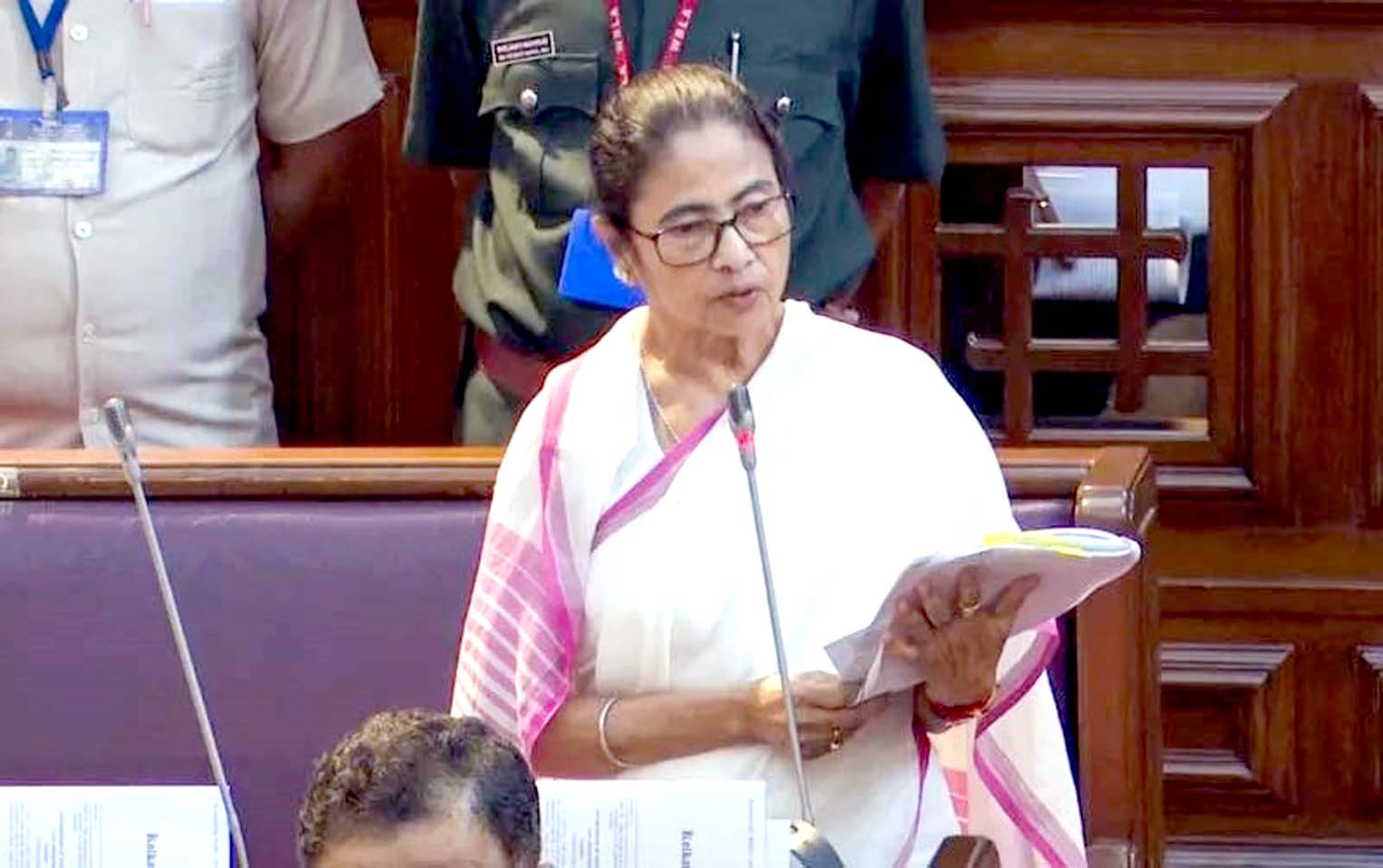 पश्चिम बंगाल विधान सभा ने सर्वसम्मति से बलात्कार विरोधी विधेयक पारित कर दिया